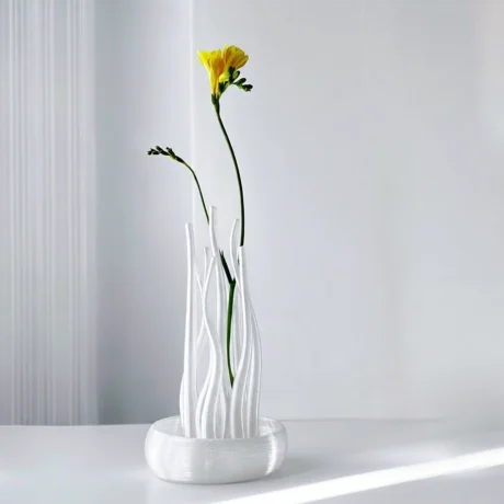 The Trask vase, made from recycled pet bottles or sea plastic, to highlight its connection to nature and contemporary interior design.